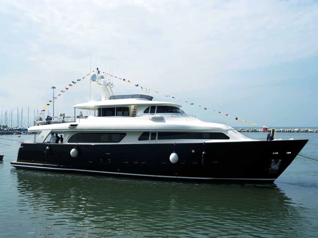 Custom Line Navetta 30 <strong>Iris</strong> (Motor Yacht)