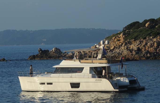 Fountaine Pajot Queensland 55 (Fly / Motor Yacht)